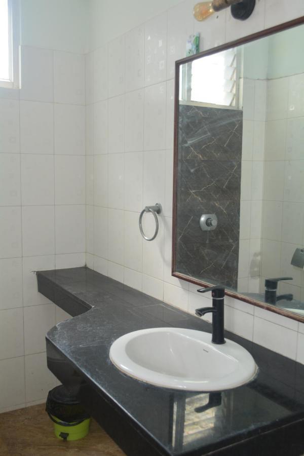 Dejavu Hotel Coimbatore Bagian luar foto