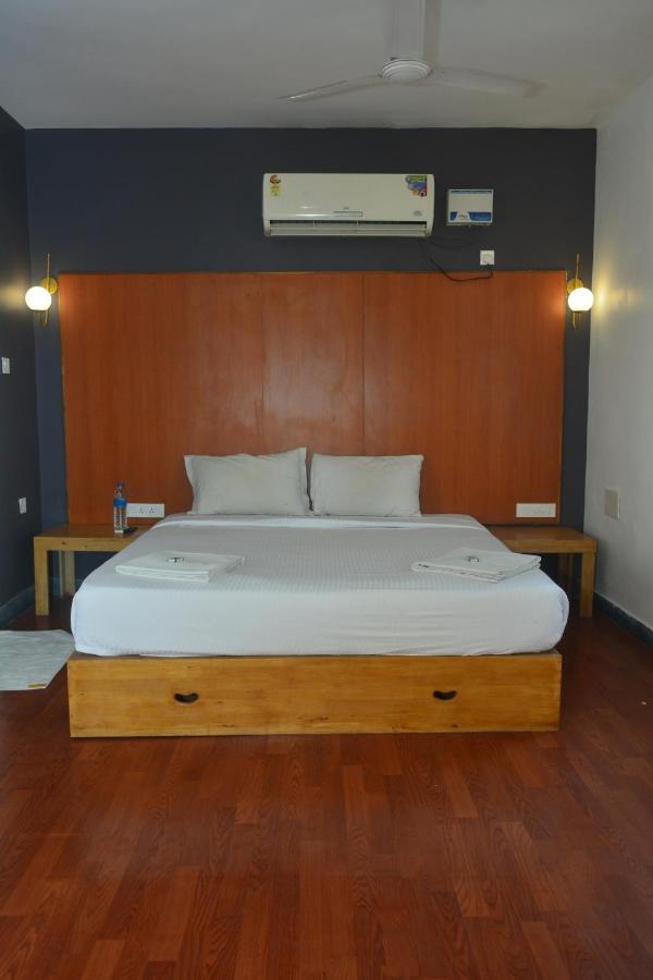 Dejavu Hotel Coimbatore Bagian luar foto