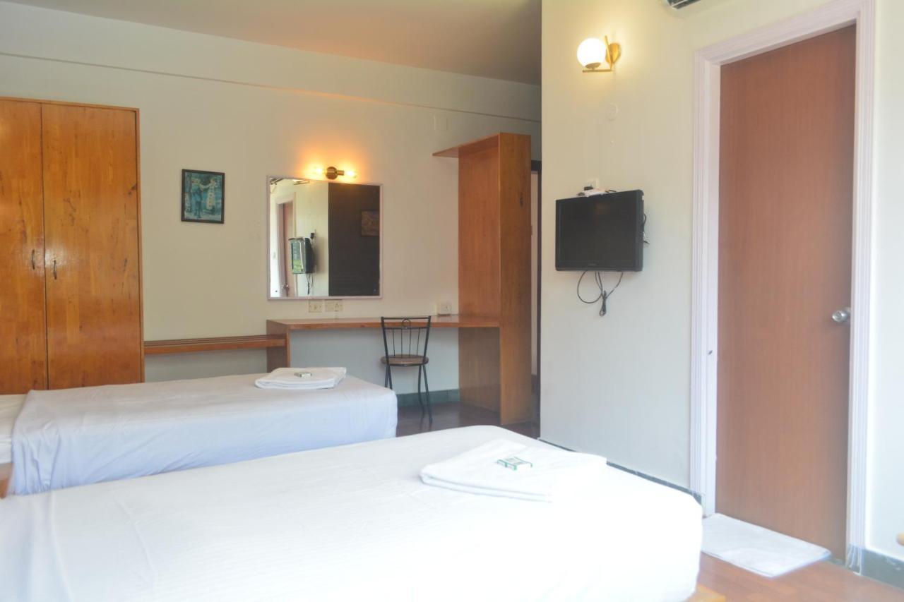 Dejavu Hotel Coimbatore Bagian luar foto