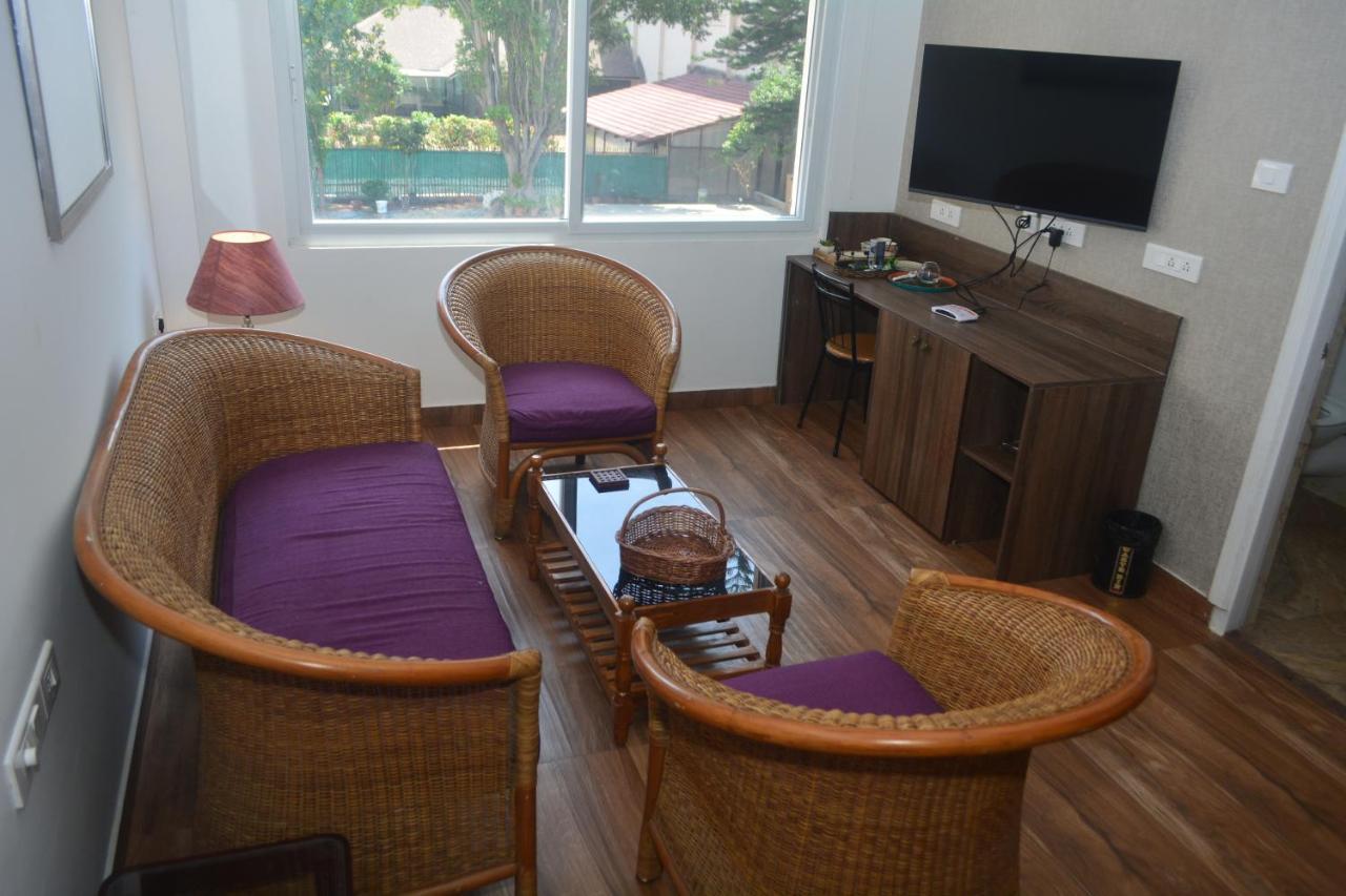 Dejavu Hotel Coimbatore Bagian luar foto