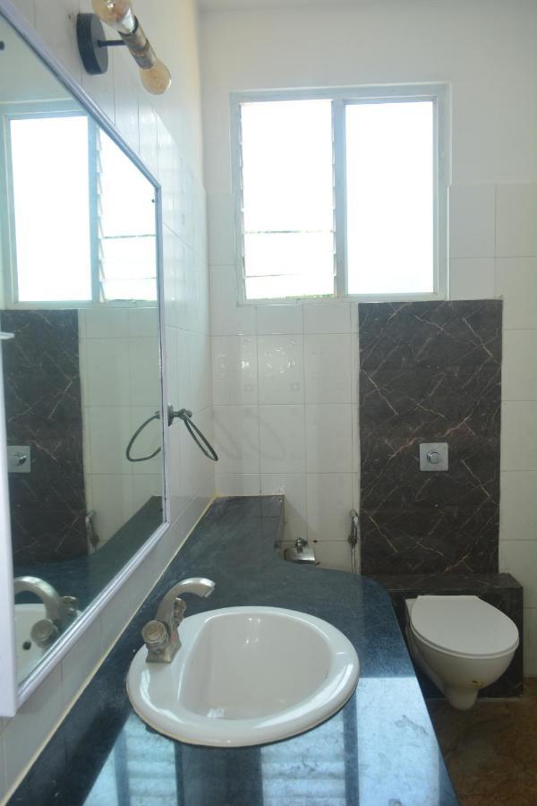 Dejavu Hotel Coimbatore Bagian luar foto