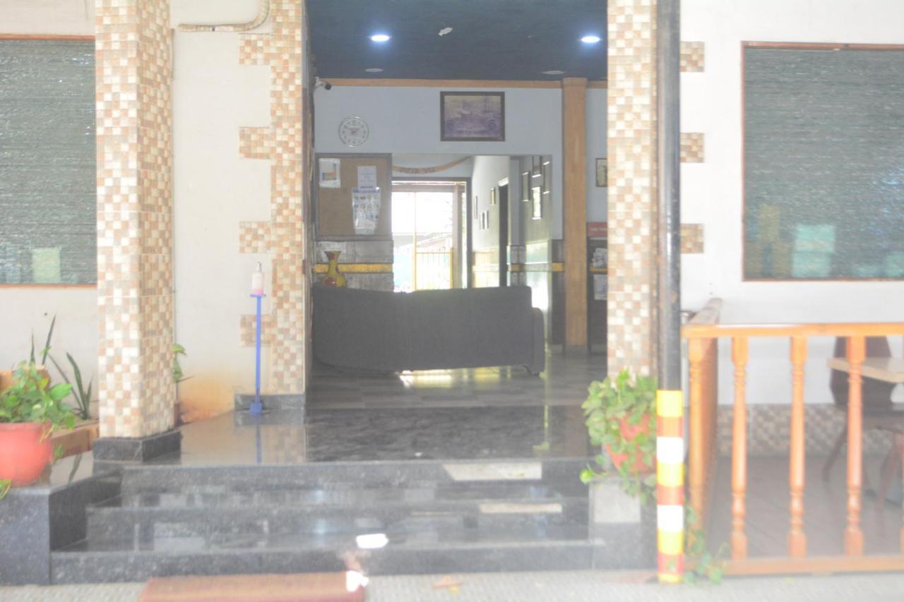 Dejavu Hotel Coimbatore Bagian luar foto