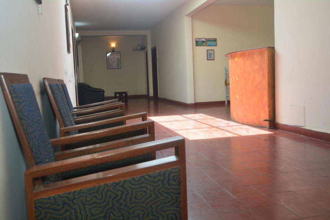 Dejavu Hotel Coimbatore Bagian luar foto