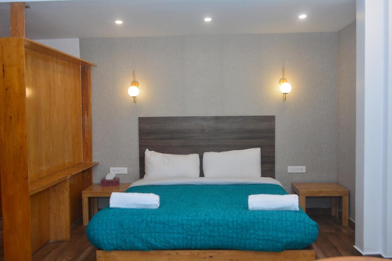 Dejavu Hotel Coimbatore Bagian luar foto