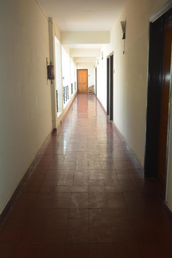 Dejavu Hotel Coimbatore Bagian luar foto
