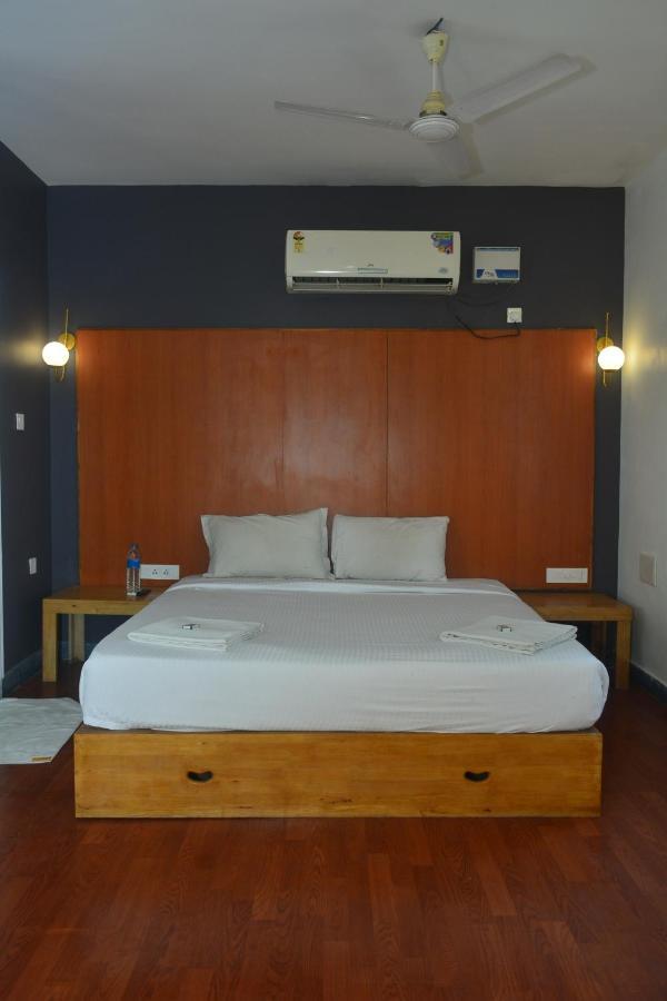 Dejavu Hotel Coimbatore Bagian luar foto