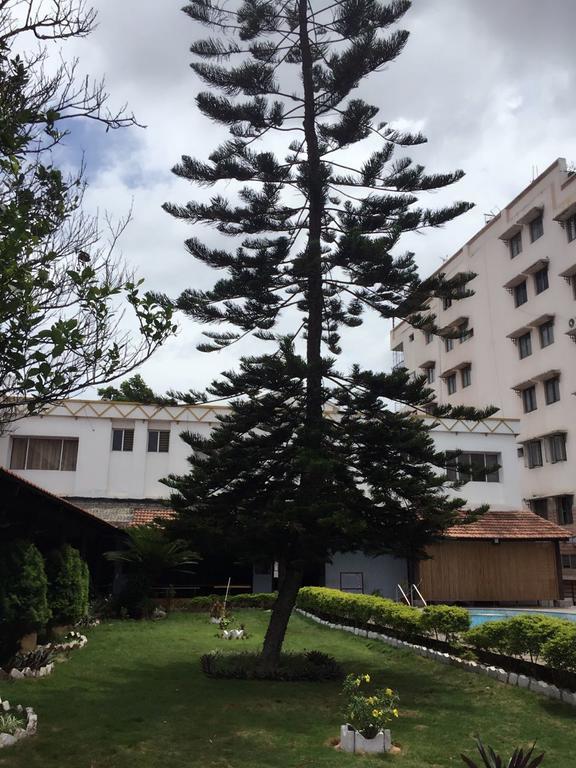 Dejavu Hotel Coimbatore Bagian luar foto
