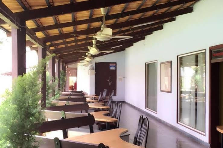 Dejavu Hotel Coimbatore Bagian luar foto