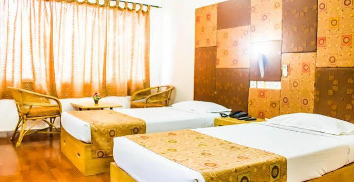 Dejavu Hotel Coimbatore Bagian luar foto