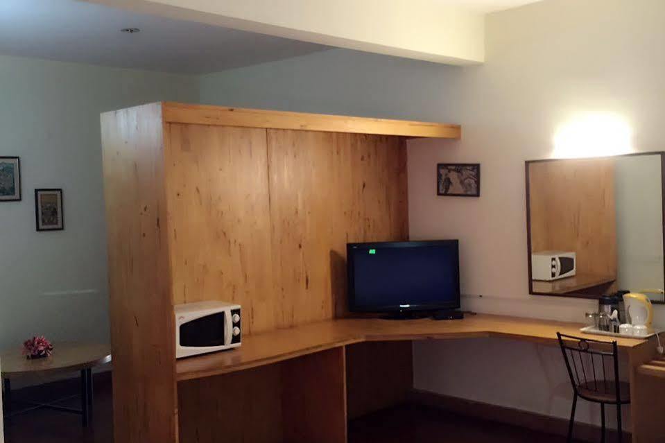 Dejavu Hotel Coimbatore Bagian luar foto